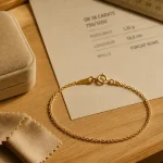 Bracelet or 18 carats femme Manège à Bijoux, fermoir visible et écrin velours