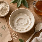 Masque bouton visage maison : pâte d’argile et miel, sans citron